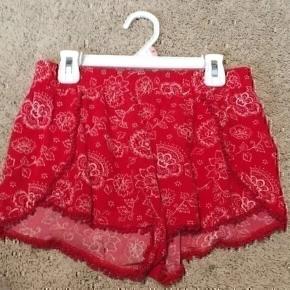 Justice Girls size 12 boho red flowered shorts